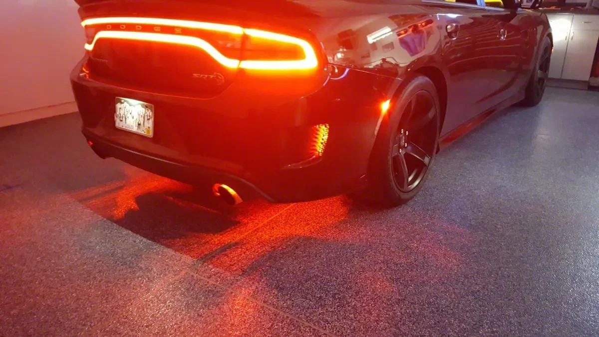 Exhaust and Rear Fascia Vent LED Lighting Kit; White (15-23 Charger)
