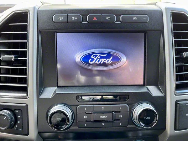 Infotainment Sync 3 to Sync 4 with Apple CarPlay, Android Auto and GPS Navigation Upgrade (20-22 F-250 Super Duty)